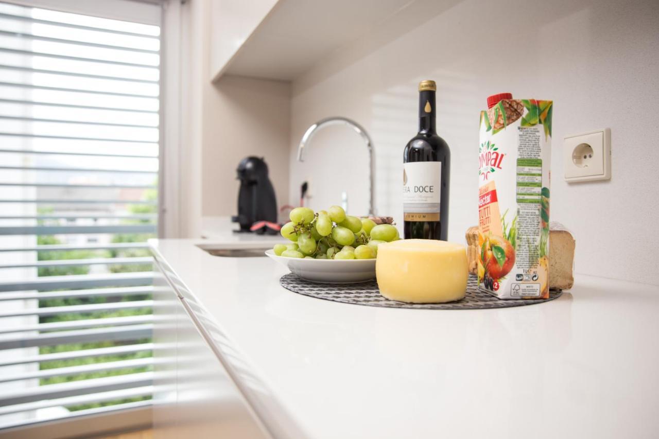 Design Flat In Braga - By Tonsdeverde Экстерьер фото